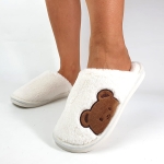 Białe Kapcie Z Naszywką w Kształcie Misia Semi