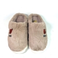 K243 Szare Kapcie z Miękkiego Futerka Ozdobione Haftowaną Naszywką Misia Blomi (1).jpg