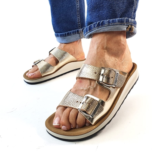 K267 Klapki Skórzane Złote Wyprofilowane ze Sprzączkami (5).jpg